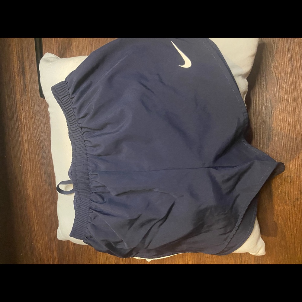 NIKE SHORTS-never worn